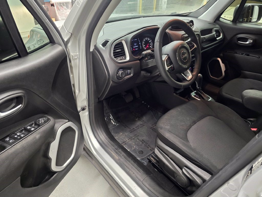 Used 2020 Jeep Renegade Sport w/ Sport Appearance Group FWD image 14