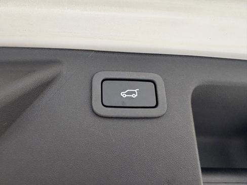 Used 2019 Land Rover Discovery Sport HSE AWD/4WD image 10