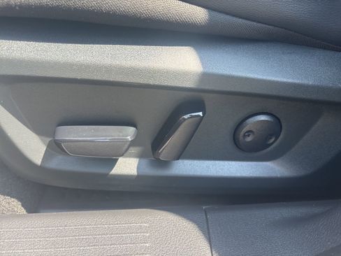 Used 2023 Nissan Rogue SL w/ SL Premium Package image 26