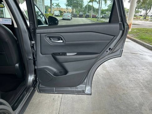 Used 2026 Nissan Rogue SL FWD image 32