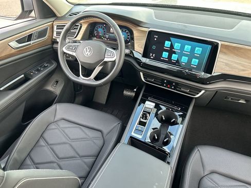 New 2026 Volkswagen Atlas SE FWD image 10