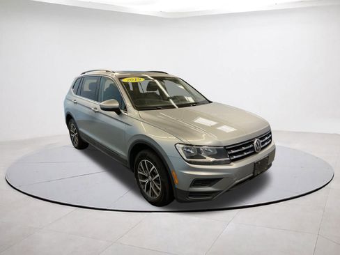 Used 2019 Volkswagen Tiguan SE w/ Panoramic Sunroof Package image 1