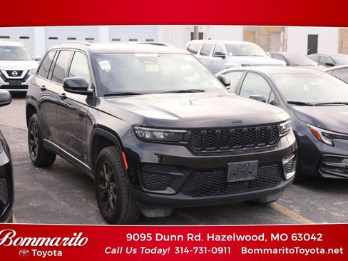 Used 2024 Jeep Grand Cherokee Altitude AWD/4WD image 1