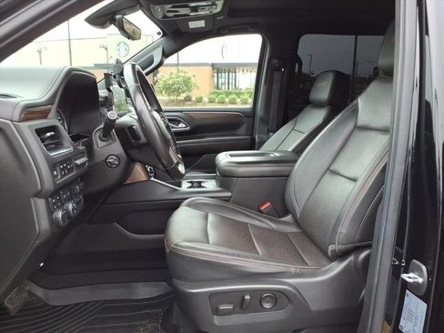 Used 2021 Chevrolet Suburban High Country w/ Premium Package AWD/4WD image 3