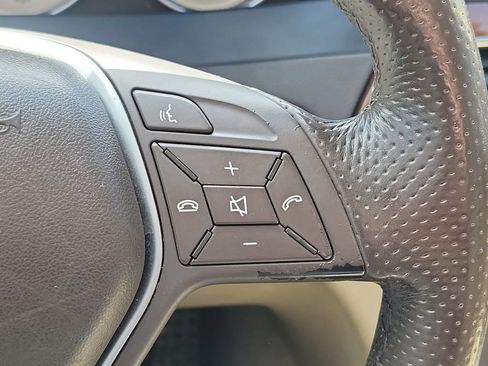 Used 2013 Mercedes-Benz C 300 4MATIC Sedan image 24