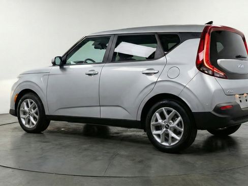 Used 2025 Kia Soul LX w/ LX Technology Package FWD image 6