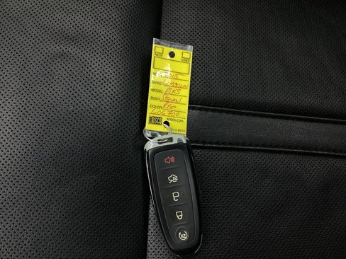 Used 2015 Lincoln MKS AWD w/ Equipment Group 201A image 43