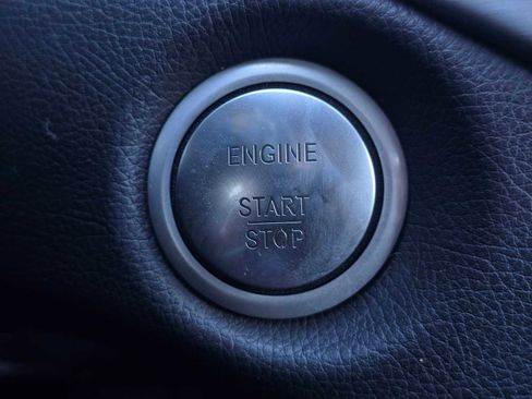 Used 2019 Mercedes-Benz GLA 250 4MATIC image 34