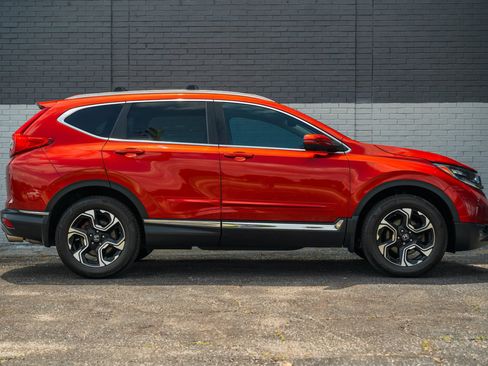 Used 2018 Honda CR-V Touring image 4