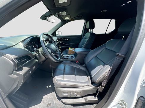 Used 2023 Chevrolet Traverse RS FWD image 23