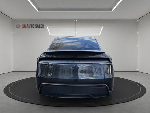 Used 2026 Tesla Model Y AWD image 4