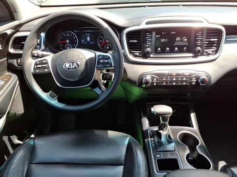 Used 2020 Kia Sorento L FWD image 12