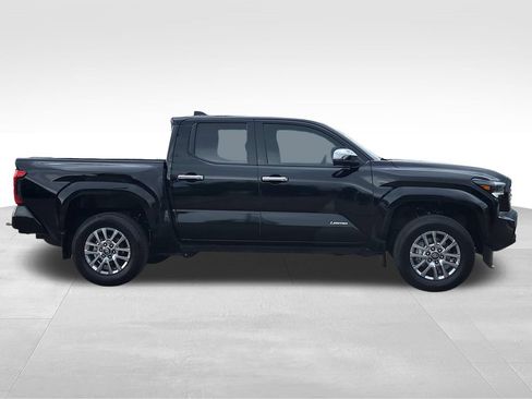 Used 2024 Toyota Tacoma Limited w/ Limited Package (LT) AWD/4WD image 2