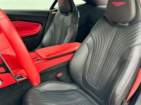 Used 2022 Aston Martin DB11 Coupe image 17