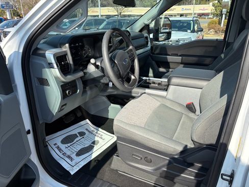 Used 2024 Ford F250 XLT w/ FX4 Off-Road Package image 11