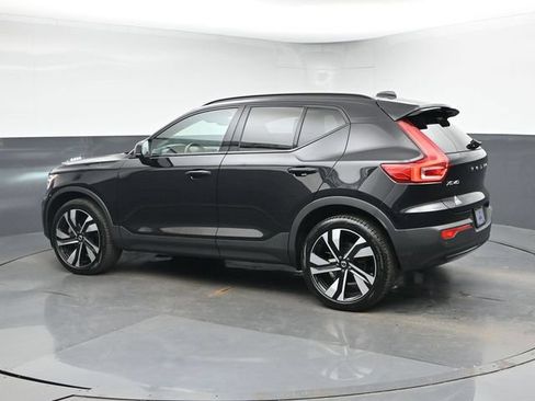 Used 2023 Volvo XC40 B5 Plus w/ Protection Package Premier AWD/4WD image 6