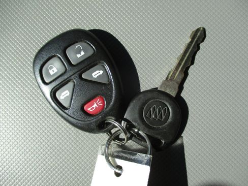 Used 2007 Buick Terraza CXL w/ Driver Confidence Package image 31