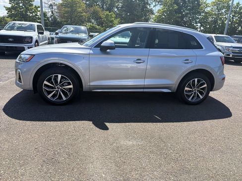 Used 2023 Audi Q5 2.0T Premium Plus w/ Premium Plus Package AWD/4WD image 2