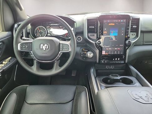 Used 2025 RAM 1500 Laramie AWD/4WD image 10