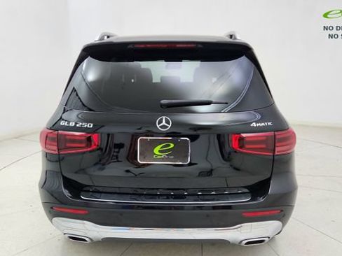 Used 2025 Mercedes-Benz GLB 250 4MATIC w/ Exclusive Package image 25