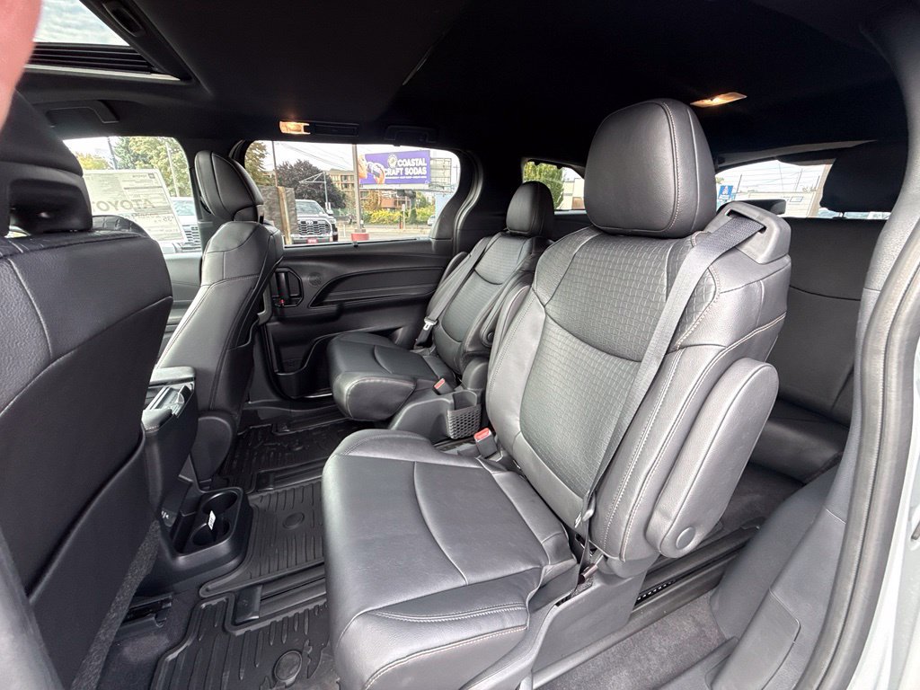 New 2026 Toyota Sienna XLE Woodland Edition AWD/4WD image 19