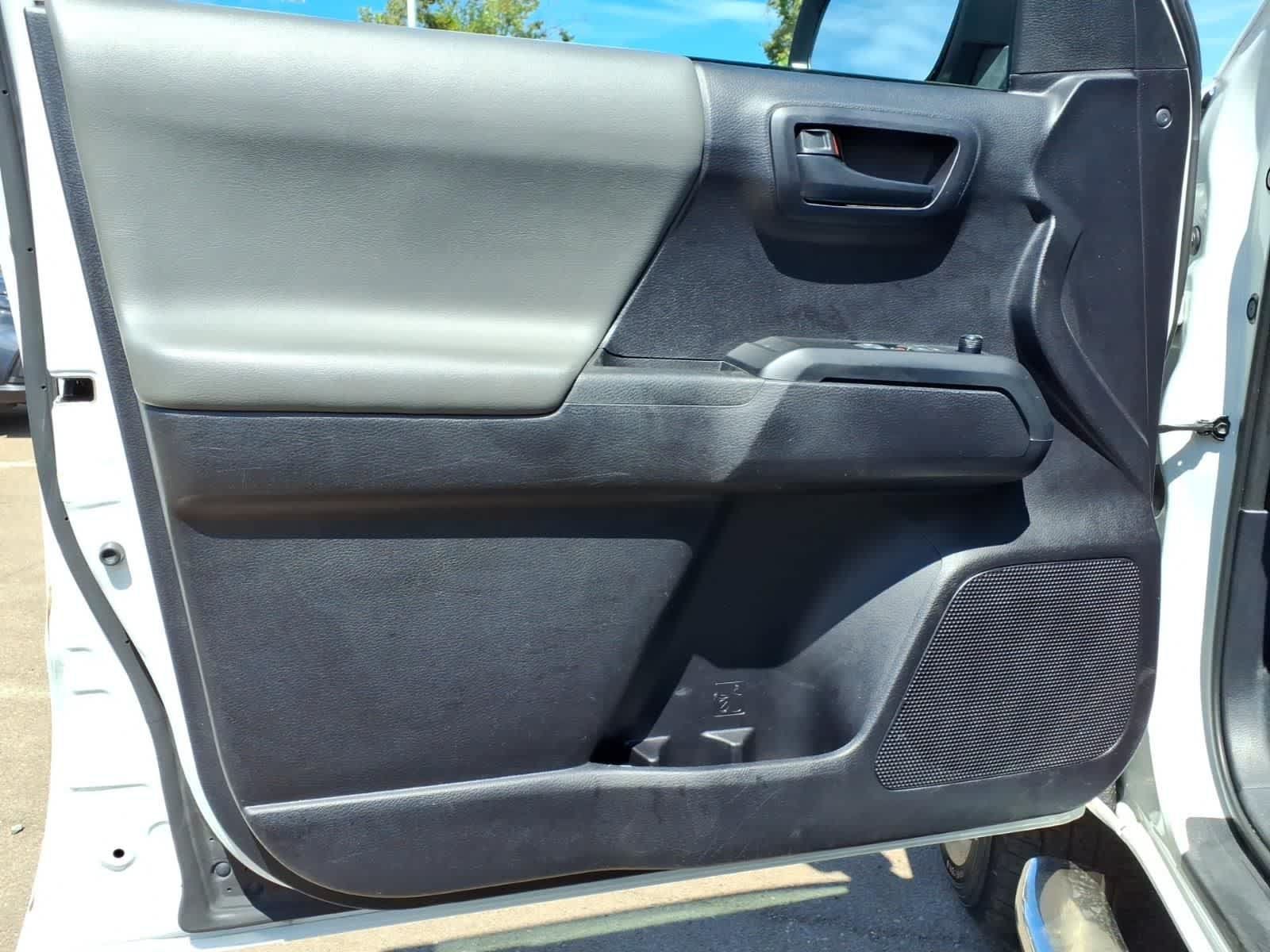 Used 2020 Toyota Tacoma SR RWD image 10