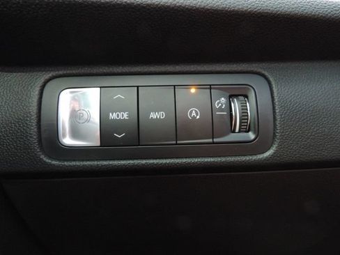 Certified 2025 Chevrolet Traverse Z71 AWD/4WD image 27