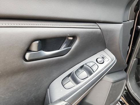 Used 2025 Nissan Sentra S FWD image 12
