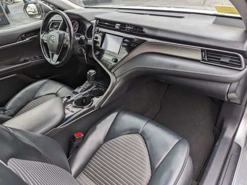 Used 2020 Toyota Camry SE image 29