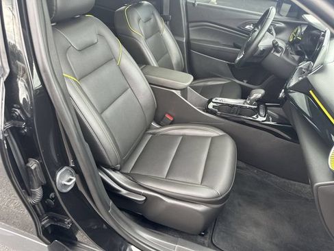 Used 2024 Chevrolet Trax ACTIV w/ Sunroof Package FWD image 27