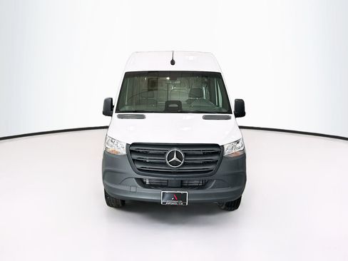 Used 2025 Mercedes-Benz Sprinter 2500 image 2