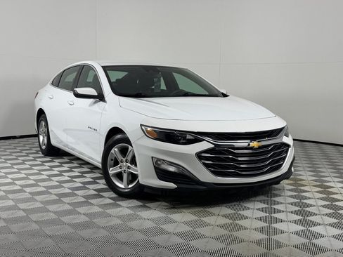 Used 2024 Chevrolet Malibu LS w/ Driver Confidence Package FWD image 2