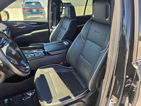Used 2024 Cadillac Escalade Sport AWD/4WD image 23
