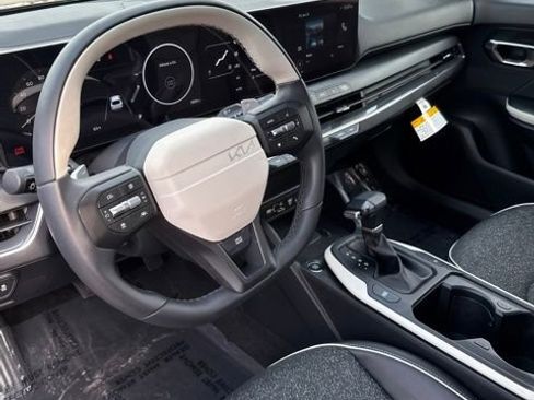 Certified 2025 Kia K4 GT-Line image 7