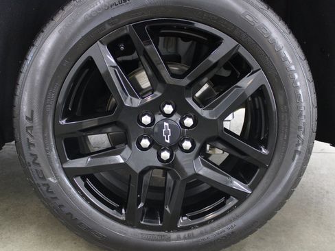 Used 2020 Chevrolet Traverse Premier w/ LPO, Blackout Package image 9