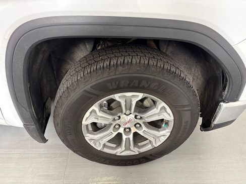 Certified 2025 GMC Sierra 1500 SLT AWD/4WD image 13