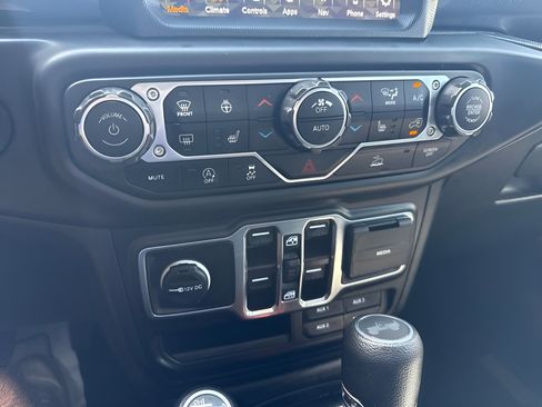 Used 2023 Jeep Wrangler Unlimited Sport AWD/4WD image 23