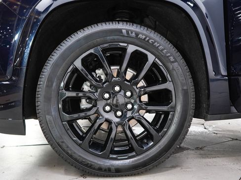 Used 2021 GMC Acadia Denali w/ Denali Ultimate Package AWD/4WD image 33