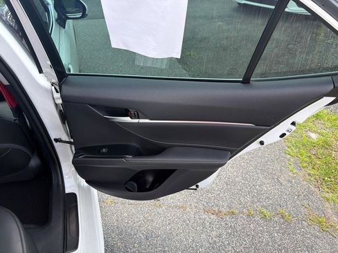 Used 2018 Toyota Camry XSE FWD image 31