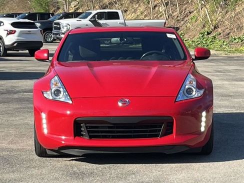 Used 2017 Nissan 370Z w/ Sport Package image 9