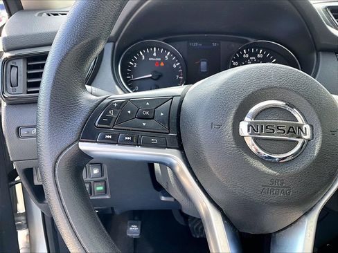 Used 2020 Nissan Rogue S FWD image 15