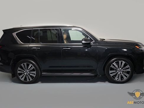 Used 2026 Lexus LX 700h Luxury image 4
