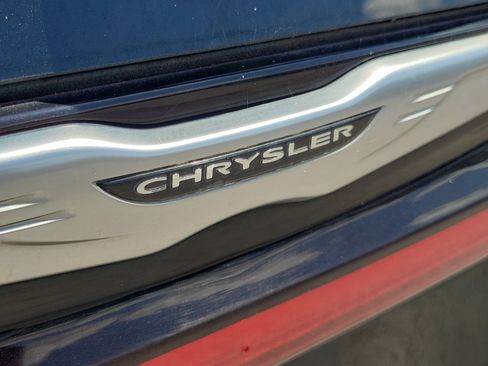 Used 2024 Chrysler Pacifica Limited FWD image 10