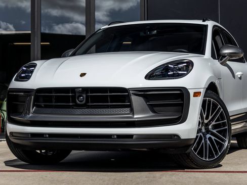 Certified 2026 Porsche Macan Turbo AWD/4WD image 7