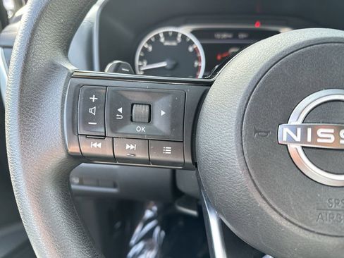 Used 2023 Nissan Rogue SV image 29