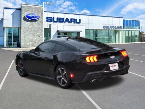 Used 2025 Ford Mustang Coupe RWD image 4