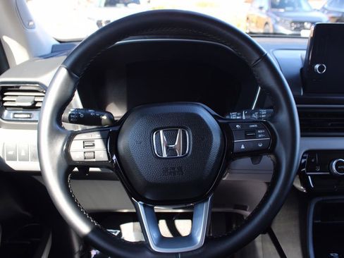 Certified 2025 Honda Pilot Touring image 23