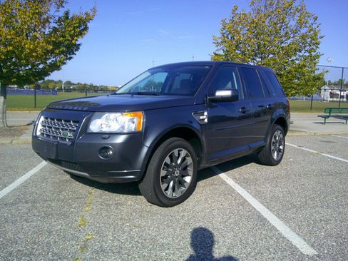 Used 2010 Land Rover LR2 HSE image 21