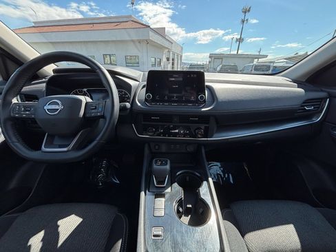 Used 2025 Nissan Rogue SV FWD image 35
