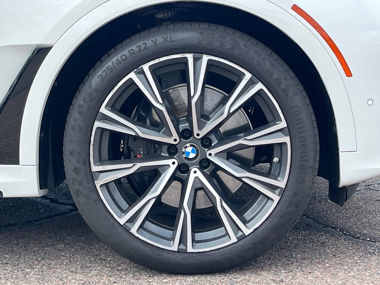 Used 2021 BMW X7 M50i w/ Dynamic Handling Package AWD/4WD image 8
